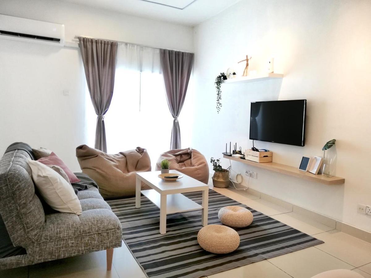 Subang City Residence, Spacious Home With Balcony, Walking Distance To Summit, 5Min To Sunway Subang Jaya Exterior photo